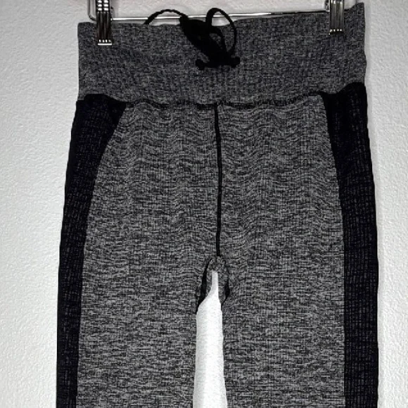 Victoria's secret pink Gray and Black yoga Joggers size large - Picture 2 of 3